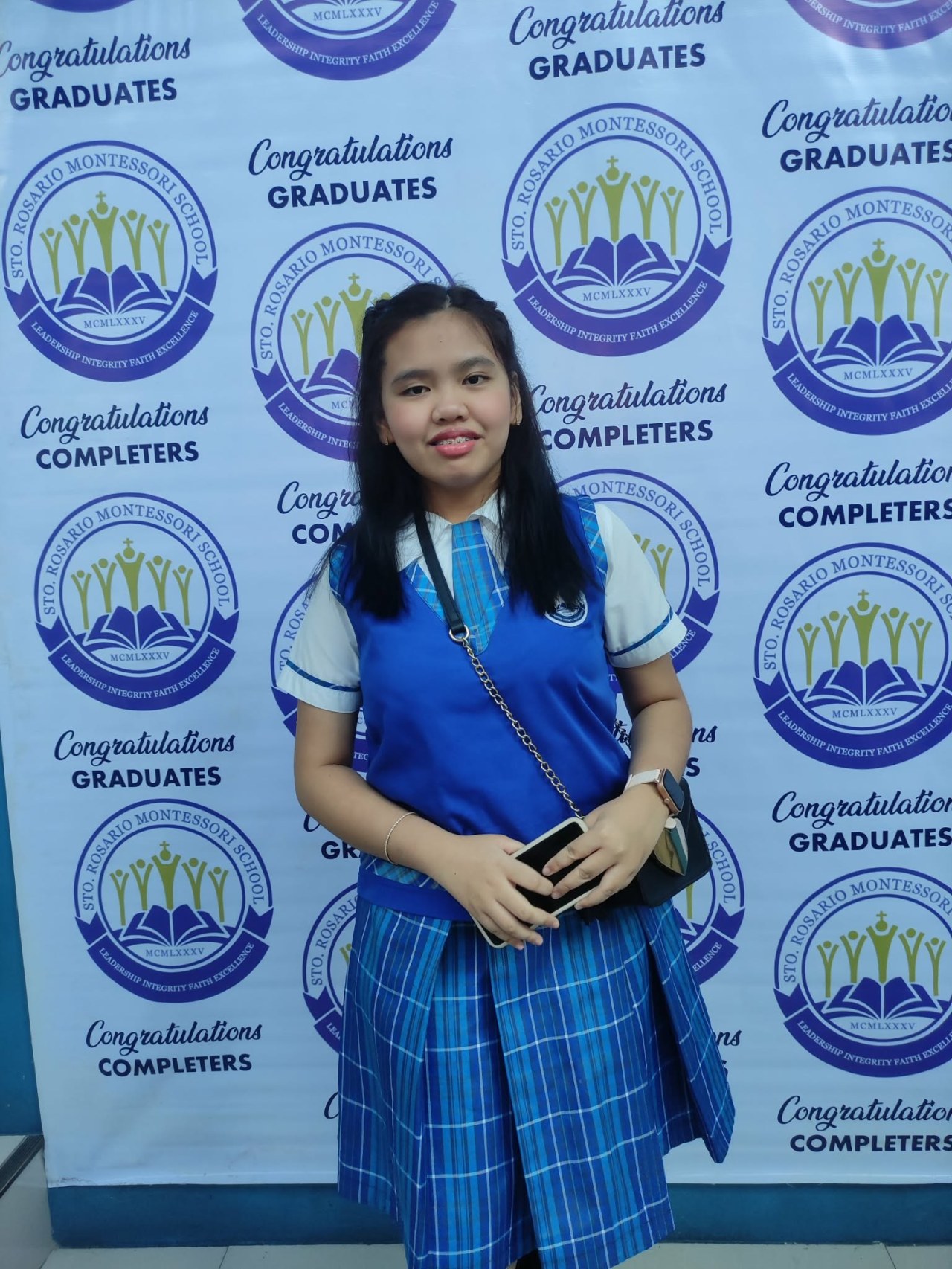 pink desk laptop minimal